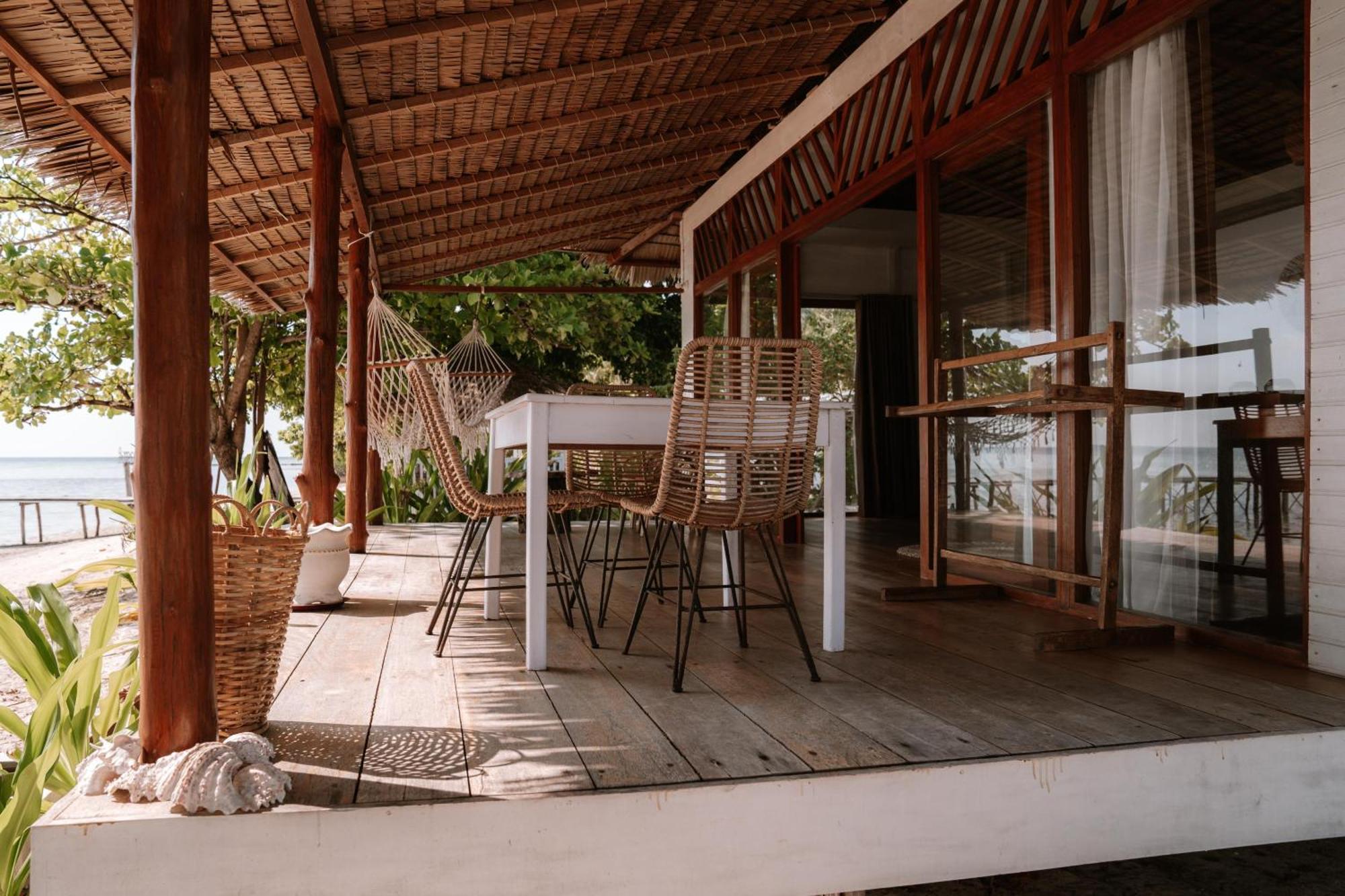 Reconnect - Private Island Resort & Dive Center Togean - Buka Buka Island Ampana ภายนอก รูปภาพ