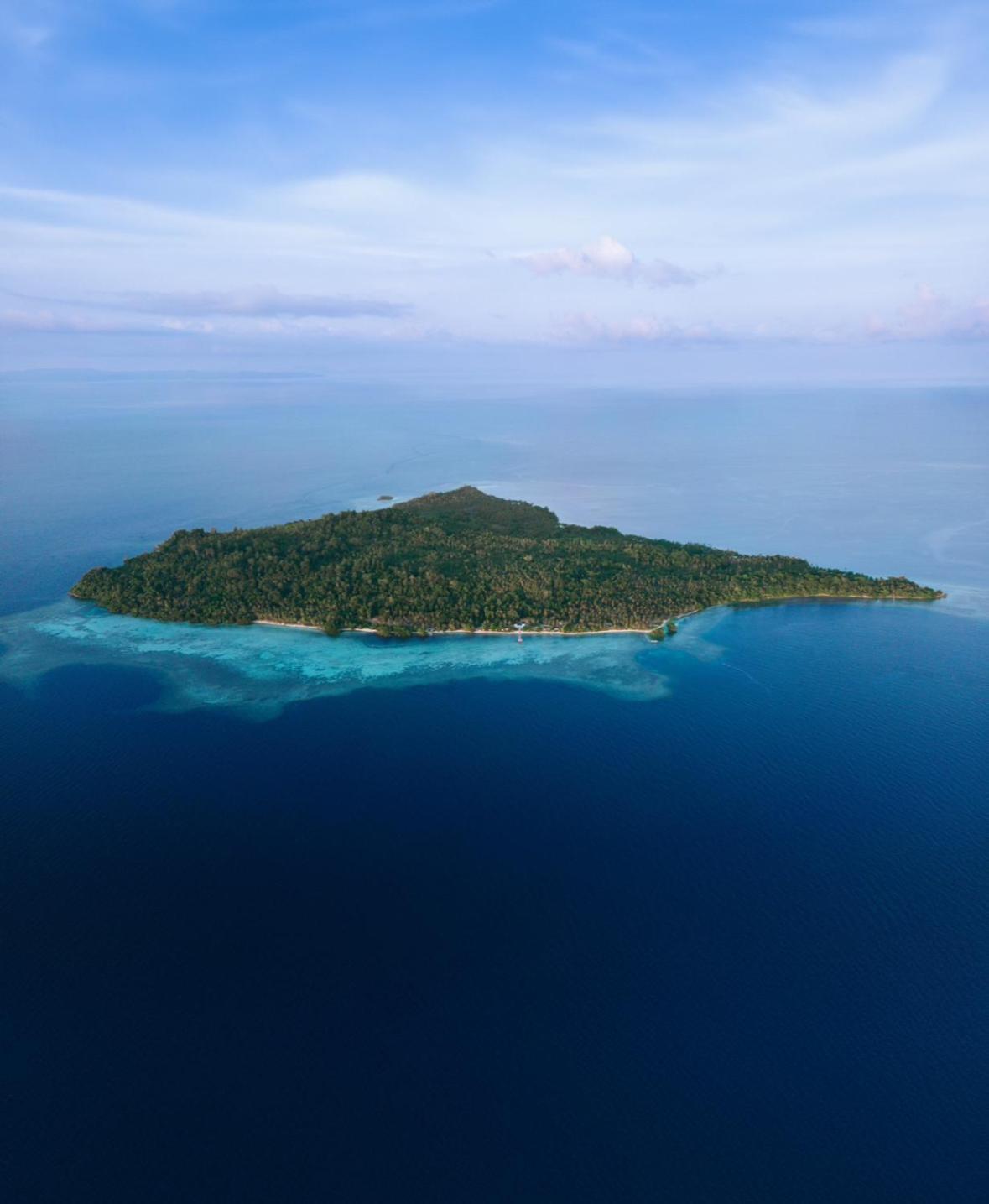 Reconnect - Private Island Resort & Dive Center Togean - Buka Buka Island Ampana ภายนอก รูปภาพ