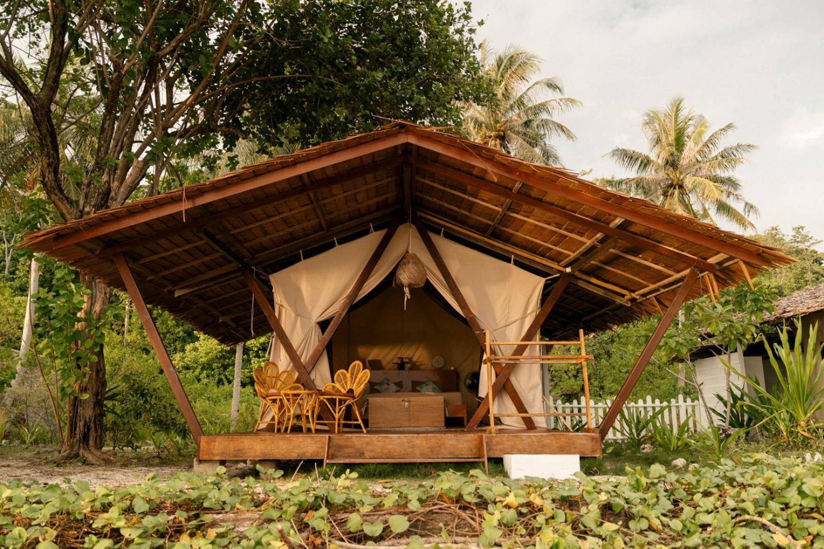Reconnect - Private Island Resort & Dive Center Togean - Buka Buka Island Ampana ภายนอก รูปภาพ