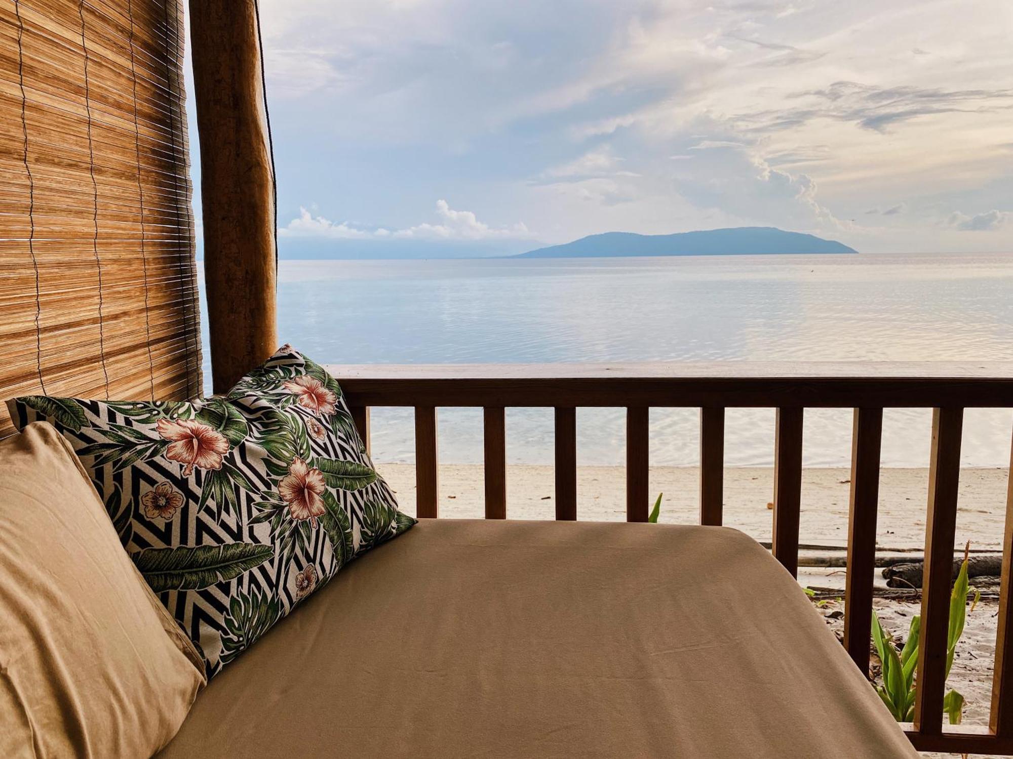 Reconnect - Private Island Resort & Dive Center Togean - Buka Buka Island Ampana ภายนอก รูปภาพ