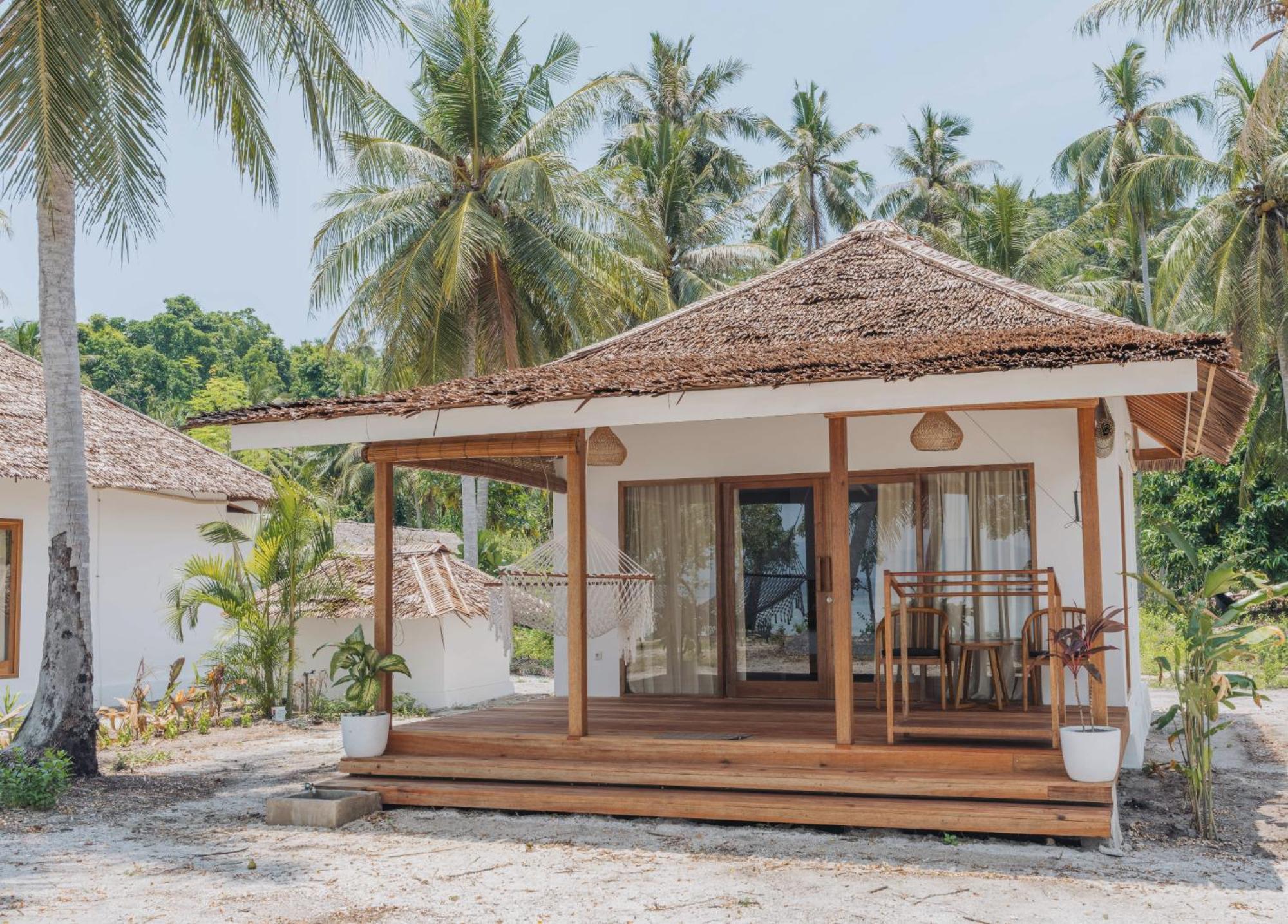Reconnect - Private Island Resort & Dive Center Togean - Buka Buka Island Ampana ภายนอก รูปภาพ