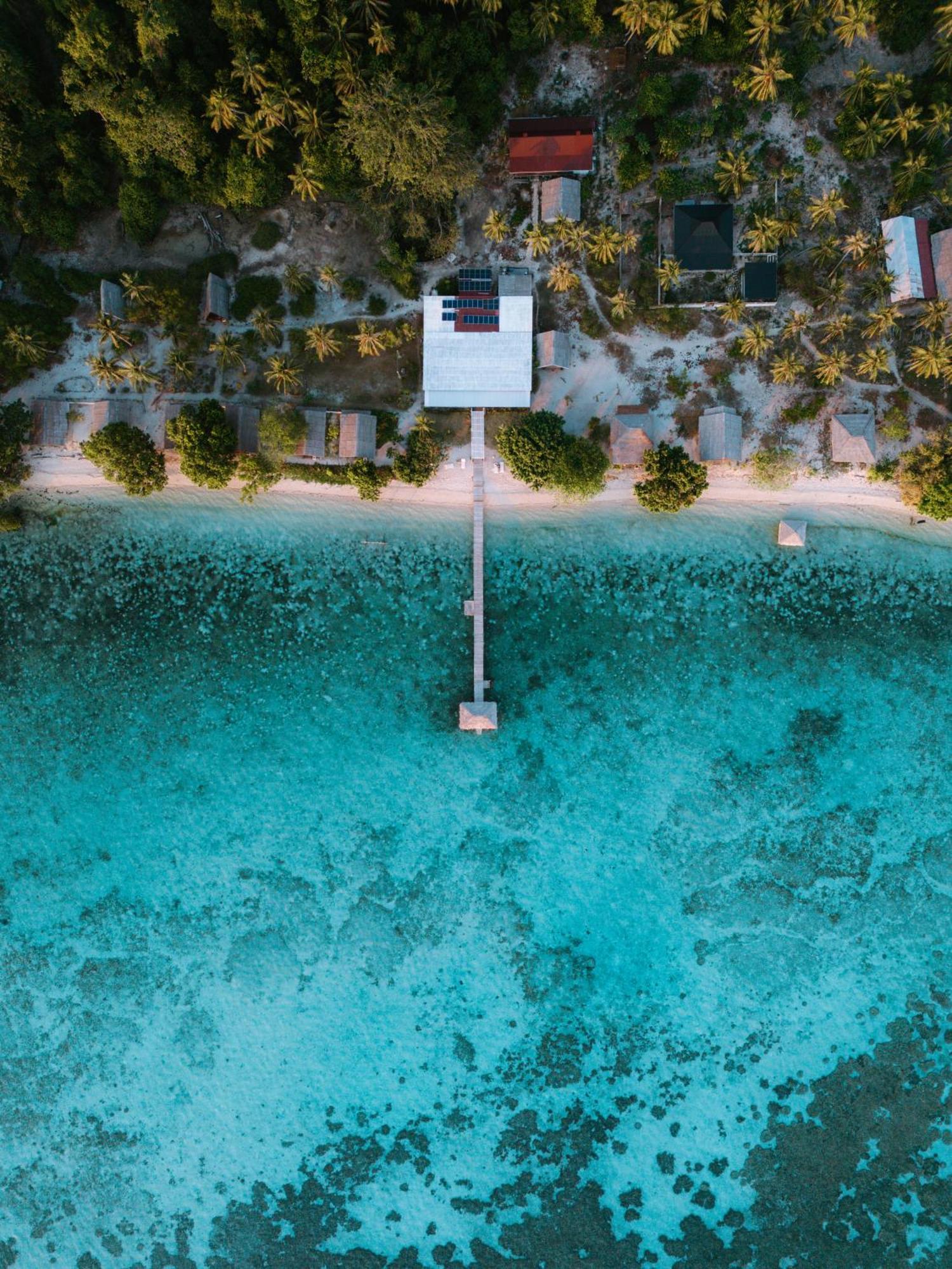 Reconnect - Private Island Resort & Dive Center Togean - Buka Buka Island Ampana ภายนอก รูปภาพ