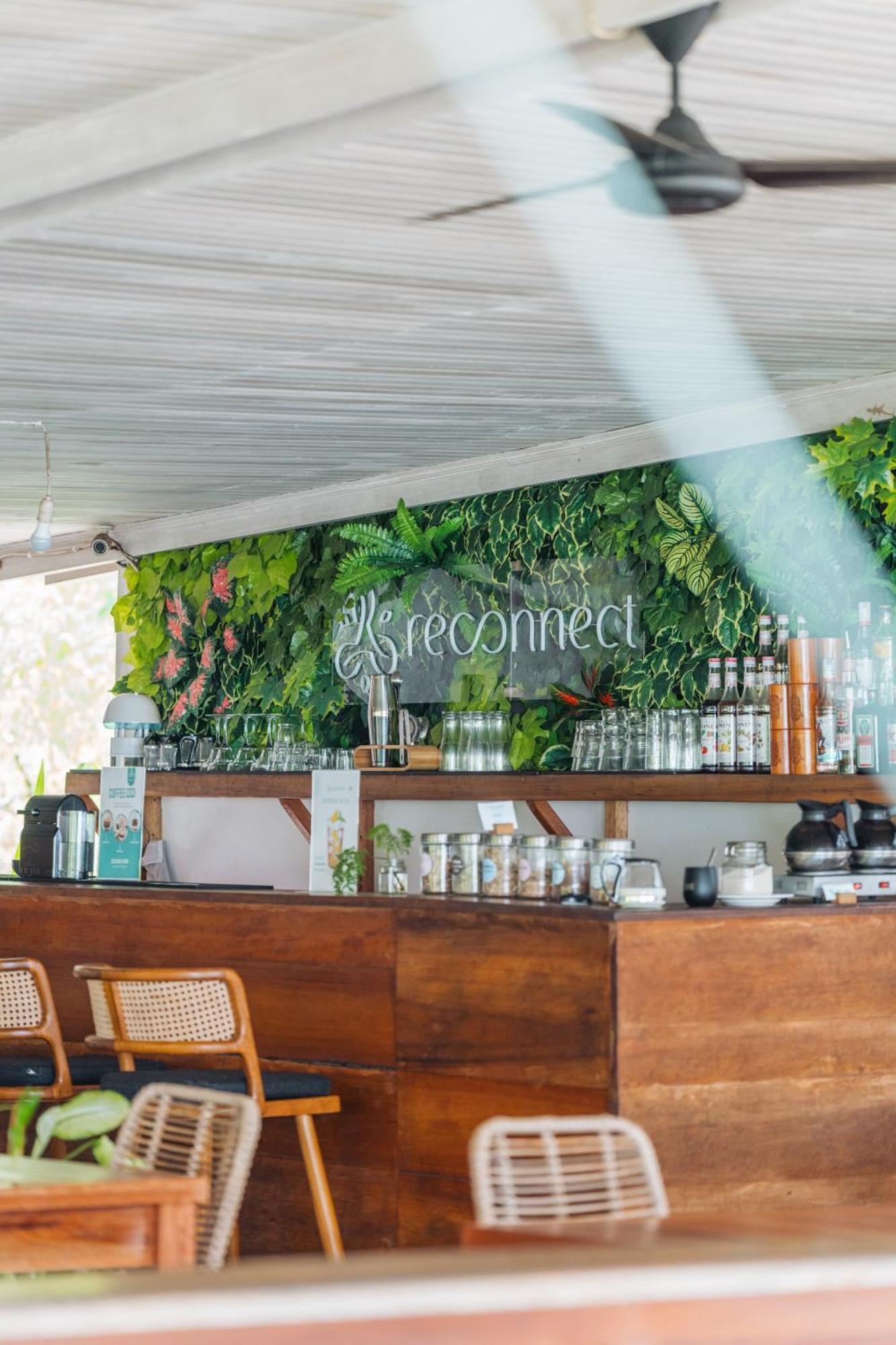 Reconnect - Private Island Resort & Dive Center Togean - Buka Buka Island Ampana ภายนอก รูปภาพ